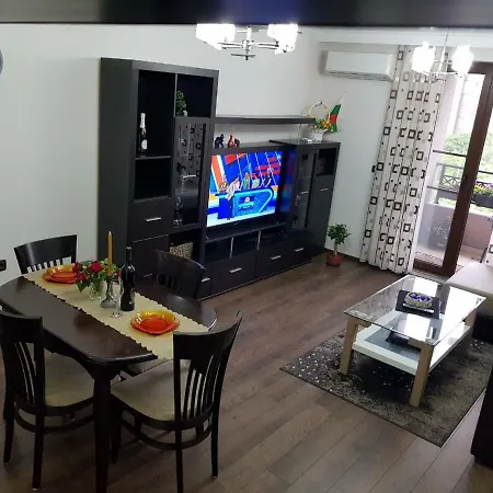 Апартамент Елит Apartment